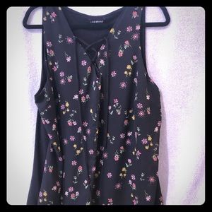 Plus size tank top lace detail